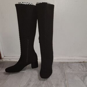 Chic Knit Textured Heeled Boots